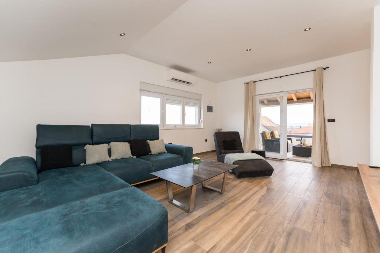 Relax 3bdr With Terrace And Bbq Appartement Zadar